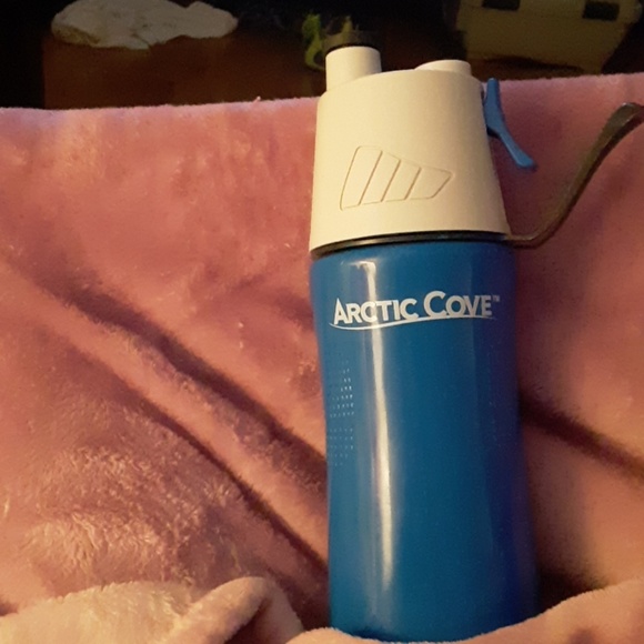 Water bottle - Picture 1 of 3